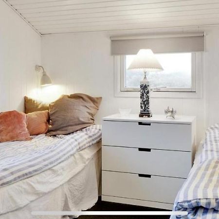 Sommerhus I Blokhus Helt Taet Pa By Og Strand Екстериор снимка